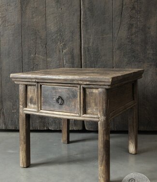 Be-Uniq Oude Bijzettafel | China | H48xB52xD52 cm