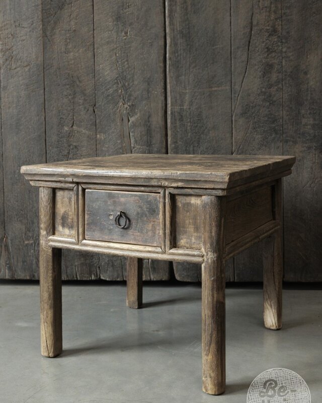 Be-Uniq Oude Bijzettafel | China | H48xB52xD52 cm