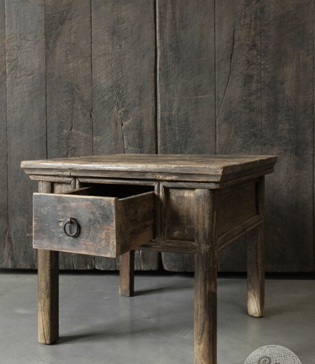 Be-Uniq Oude Bijzettafel | China | H48xB52xD52 cm