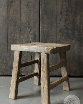 Be-Uniq Oude Bijzettafel | China | H43xB43xD43 cm