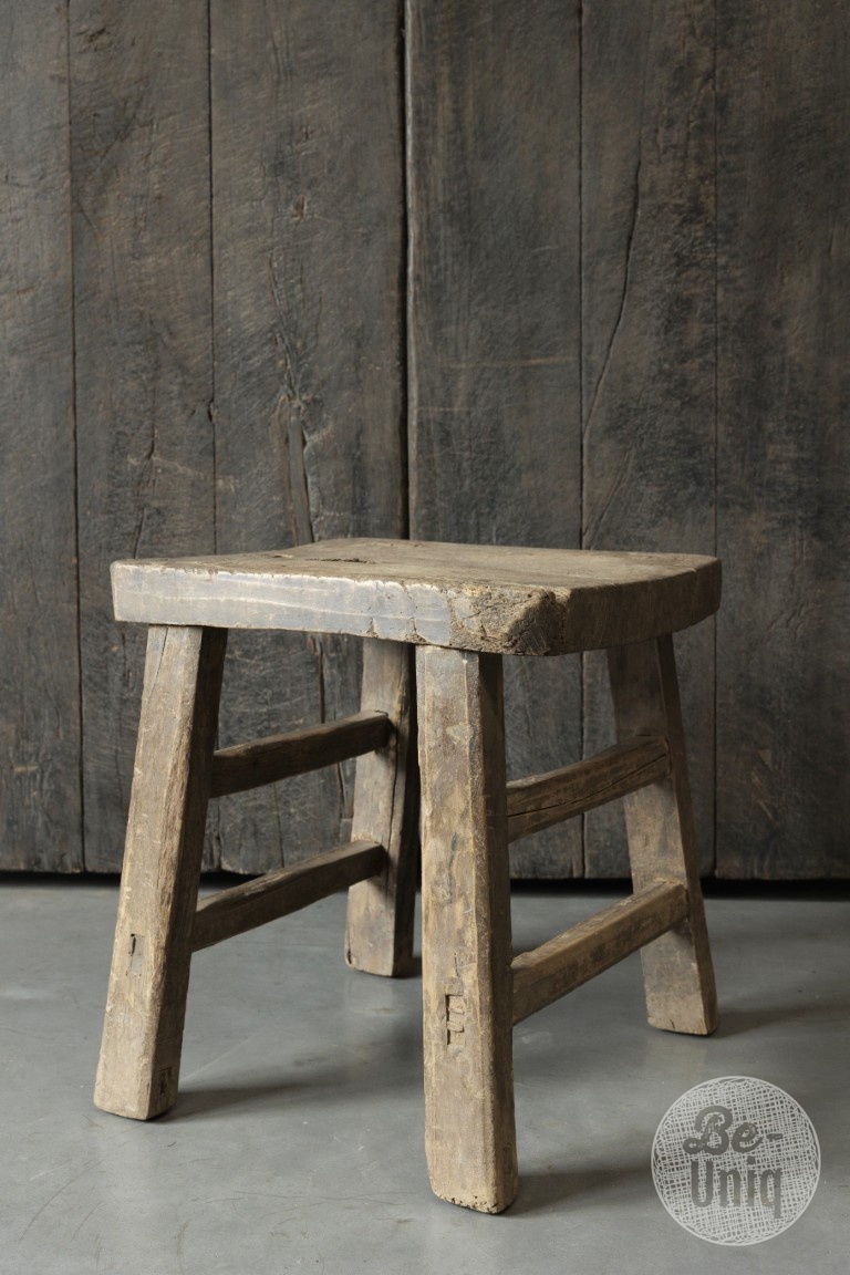 Be-Uniq Oude Bijzettafel | China | H43xB43xD43 cm