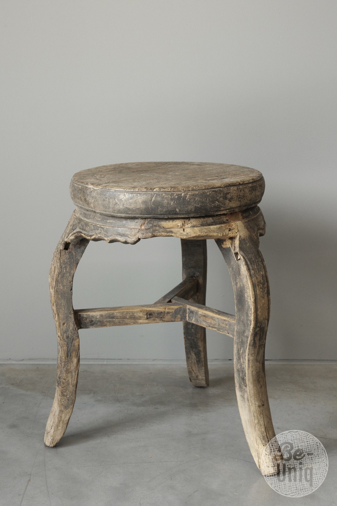 Be-Uniq Oude Bijzettafel | China | H49xB34xD34 cm