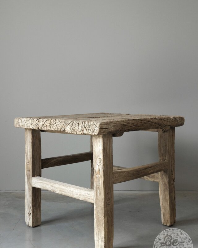 Be-Uniq Oude Bijzettafel | China | H52xB56xD56 cm