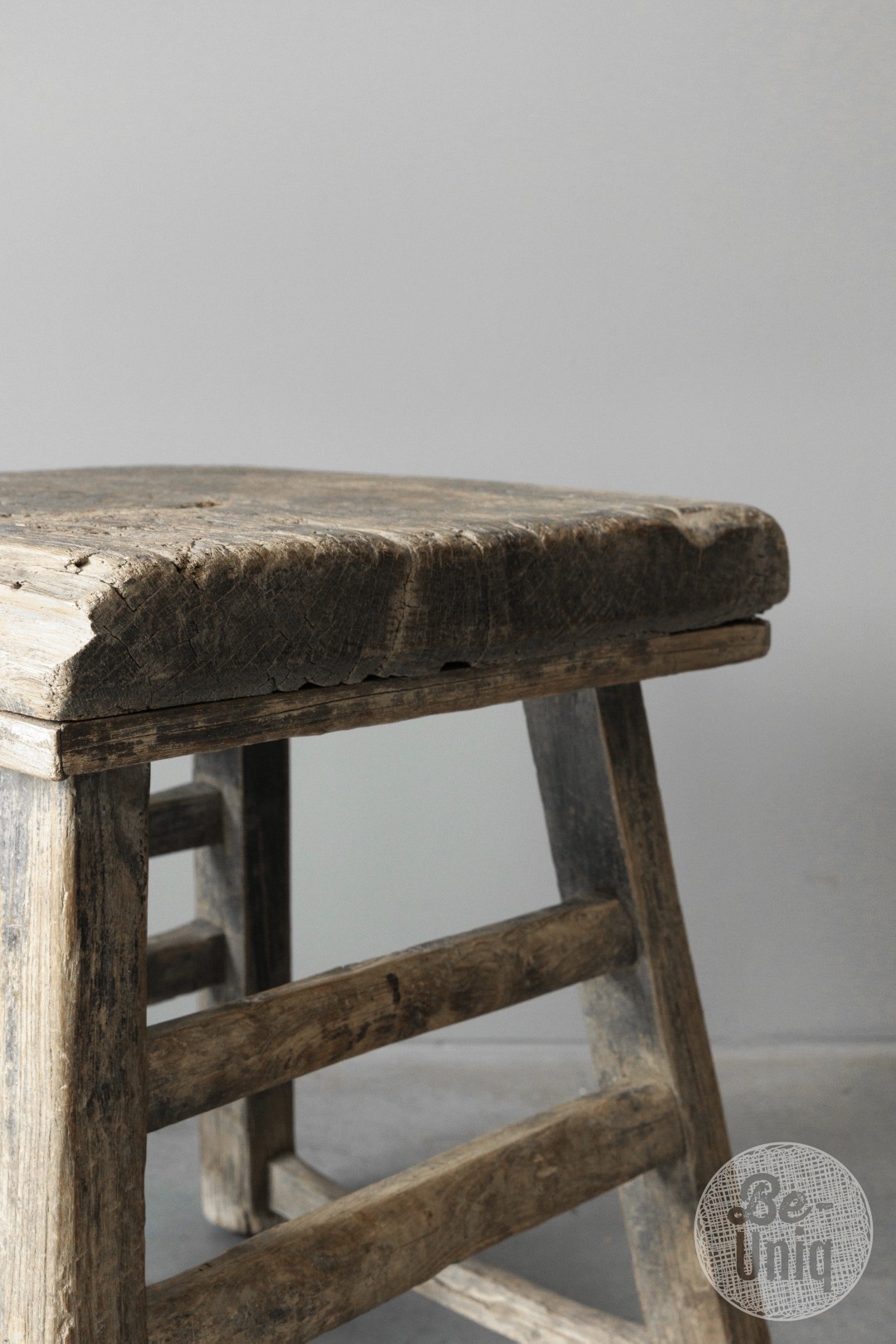 Be-Uniq Oude Bijzettafel | China | H53xB43xD43 cm