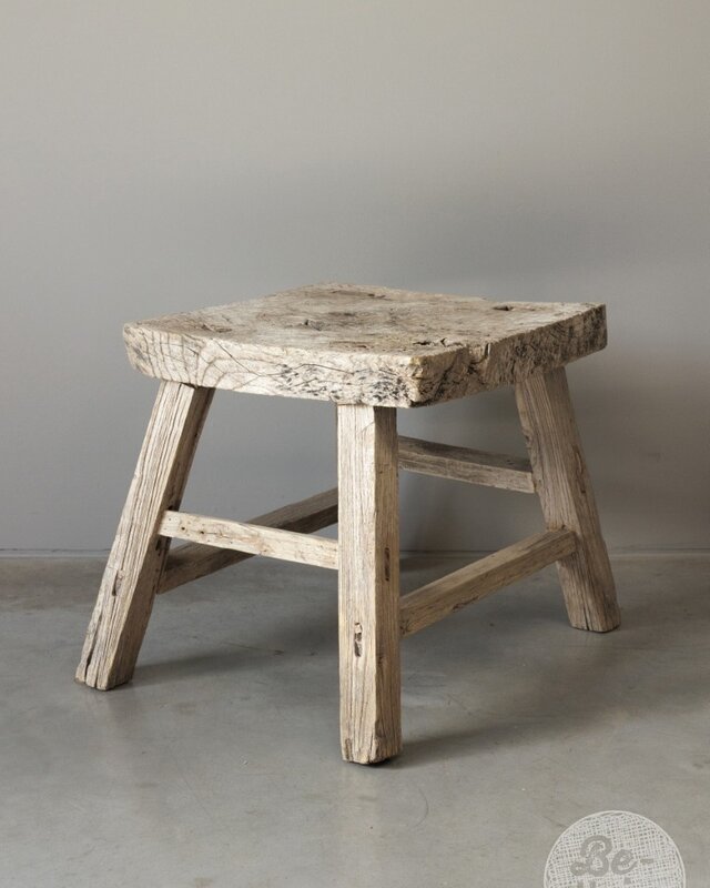 Be-Uniq Oude Bijzettafel | China | H52xB43xD40 cm