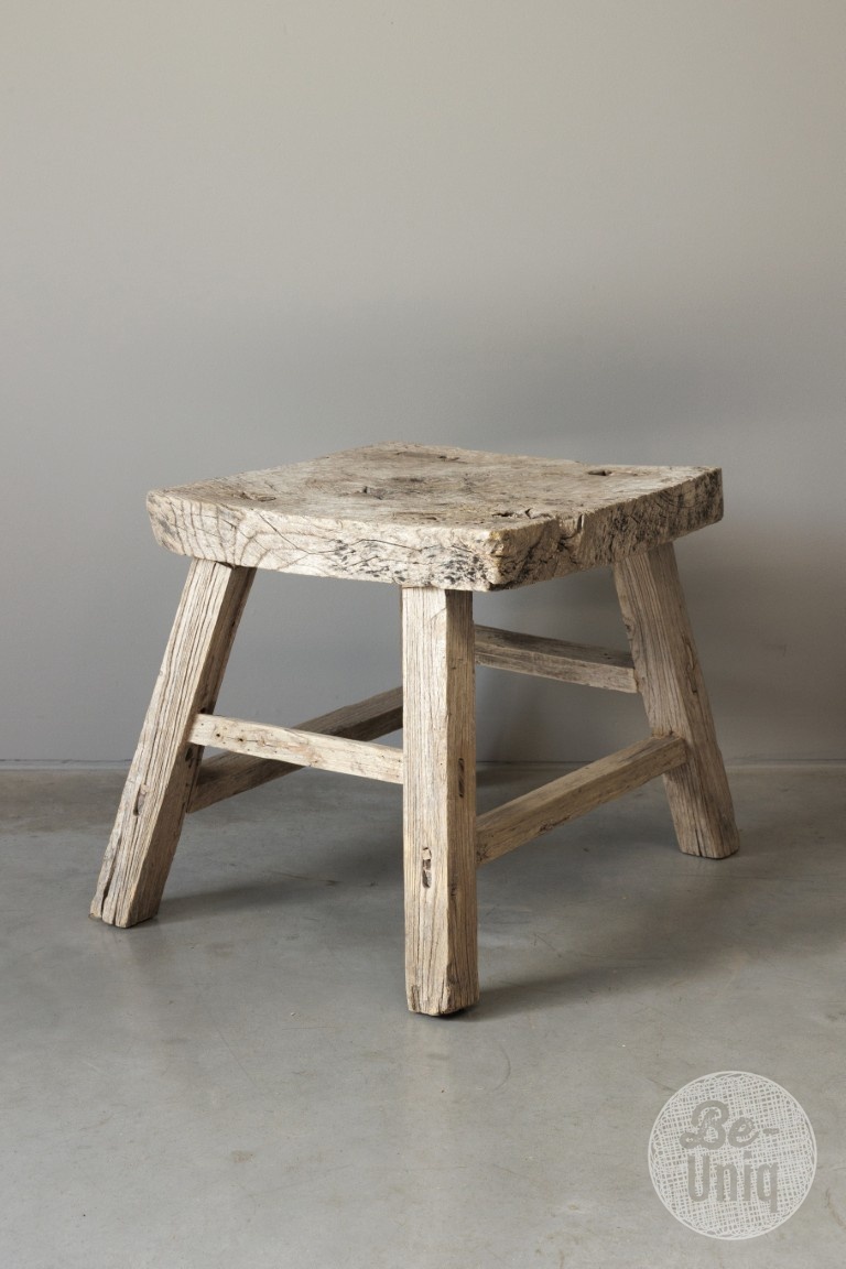 Be-Uniq Oude Bijzettafel | China | H52xB43xD40 cm