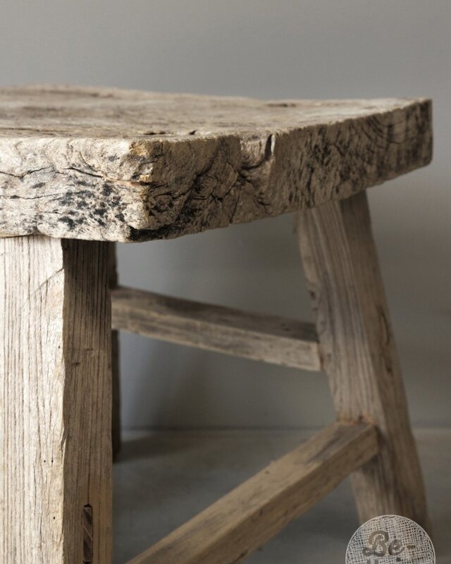 Be-Uniq Oude Bijzettafel | China | H52xB43xD40 cm