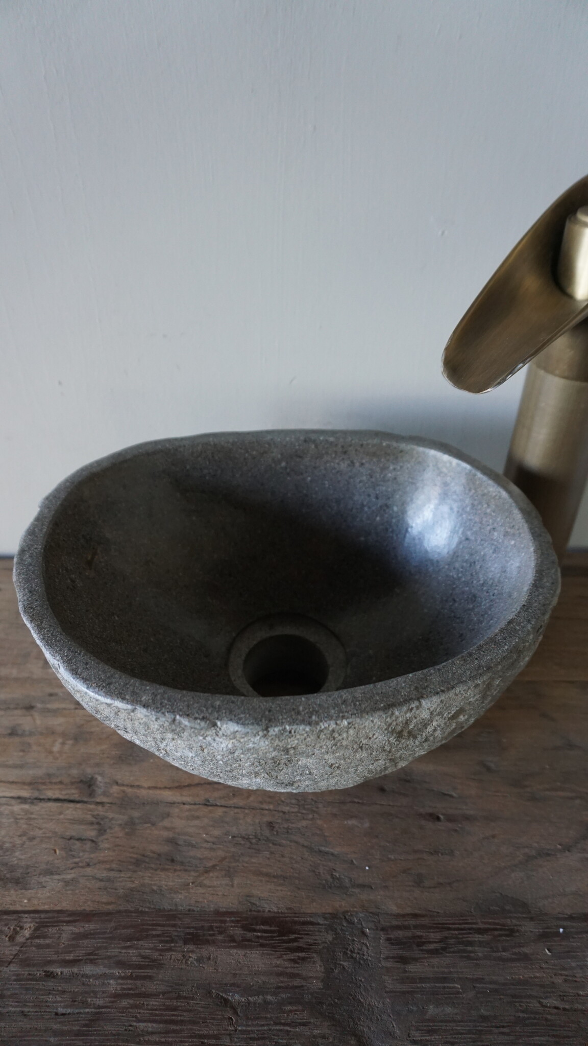 Rene Houtman Kleine Stenen Waskom + Spoelgat | H13 x B25 x D20 cm