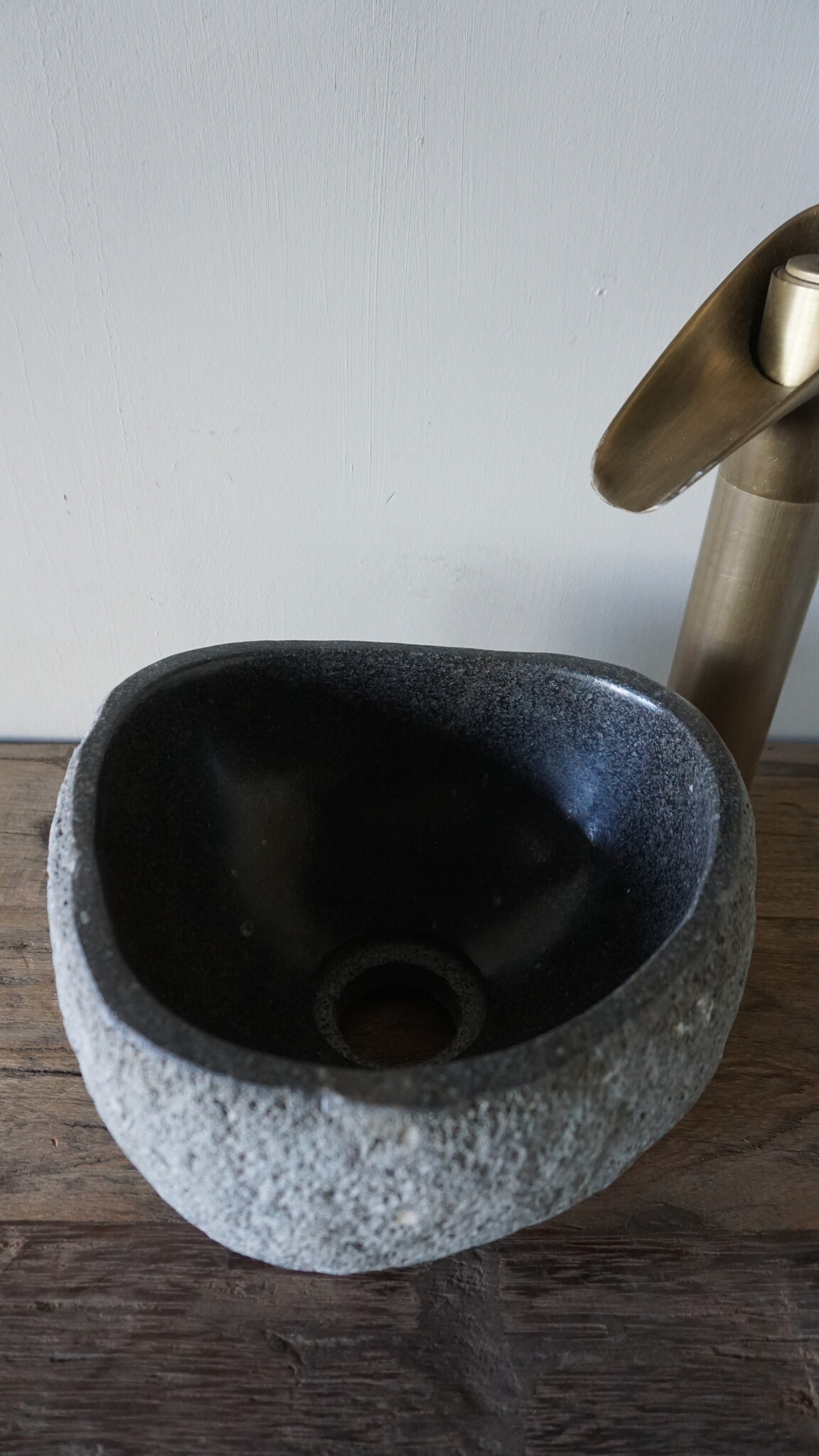 Rene Houtman Kleine Stenen Waskom + Spoelgat | H13 x B23 x D21 cm