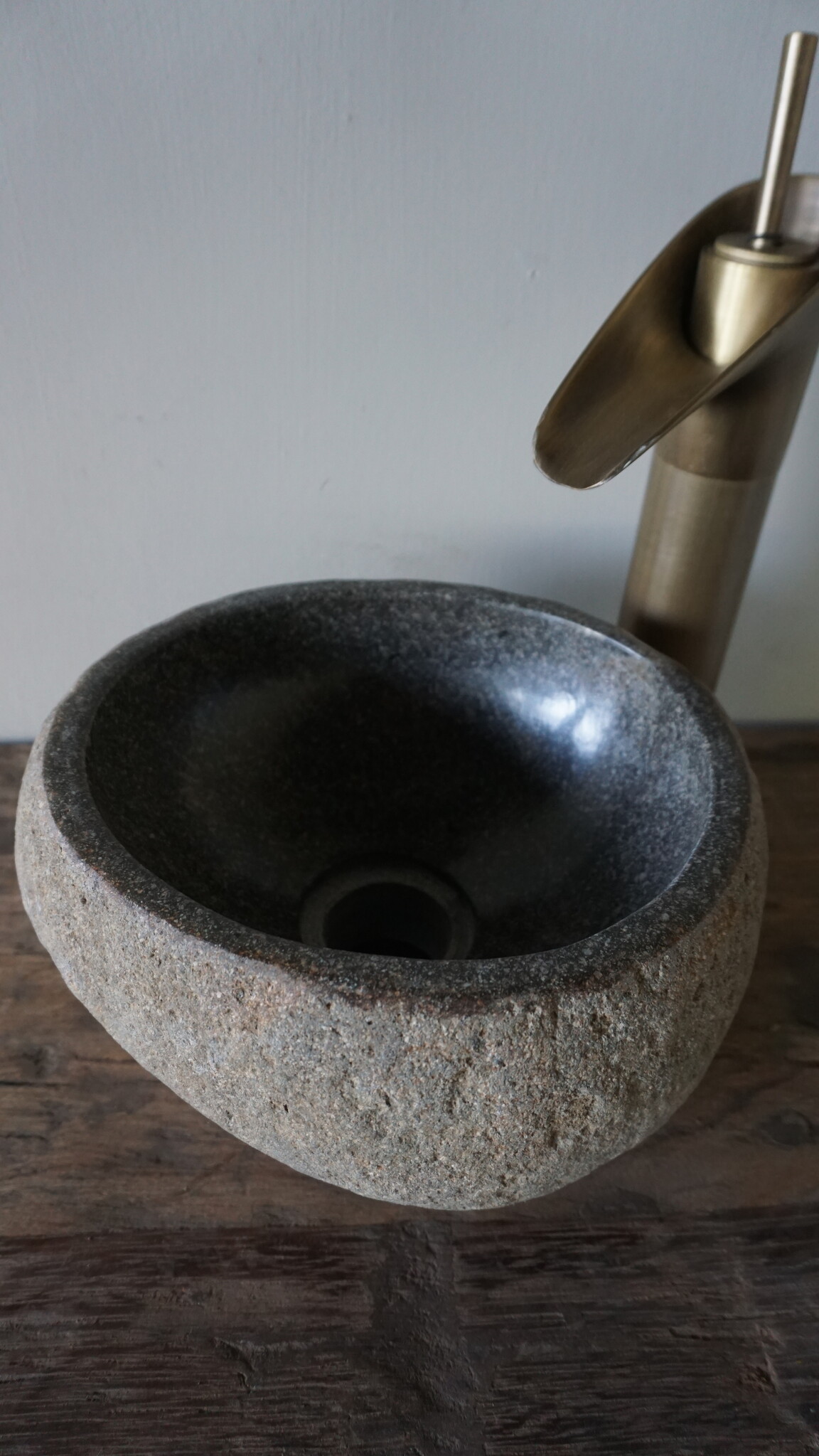 Rene Houtman Kleine Stenen Waskom + Spoelgat | H13,5 x B24 x D22 cm
