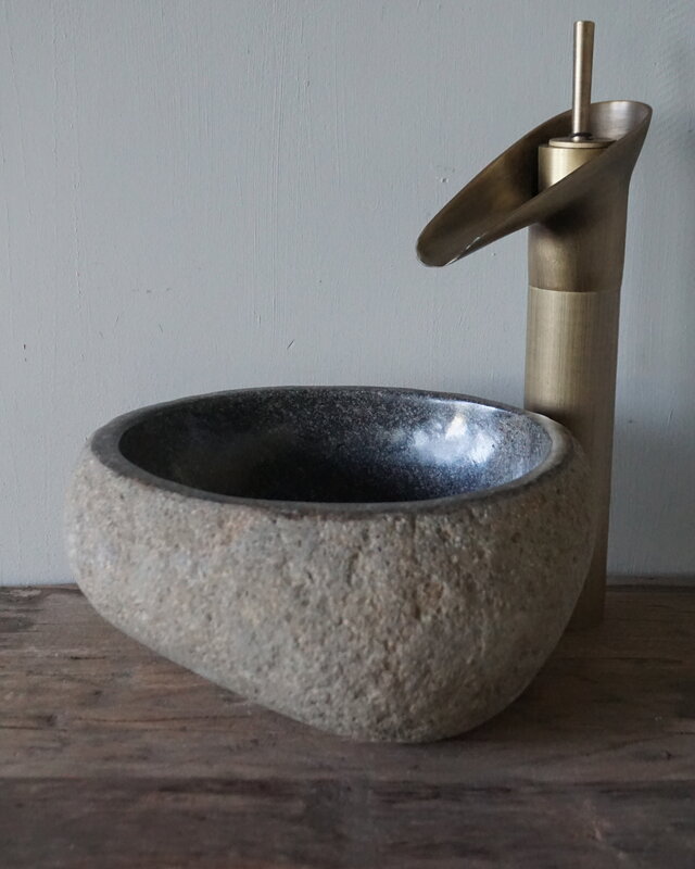 Rene Houtman Kleine Stenen Waskom + Spoelgat | H13,5 x B24 x D22 cm