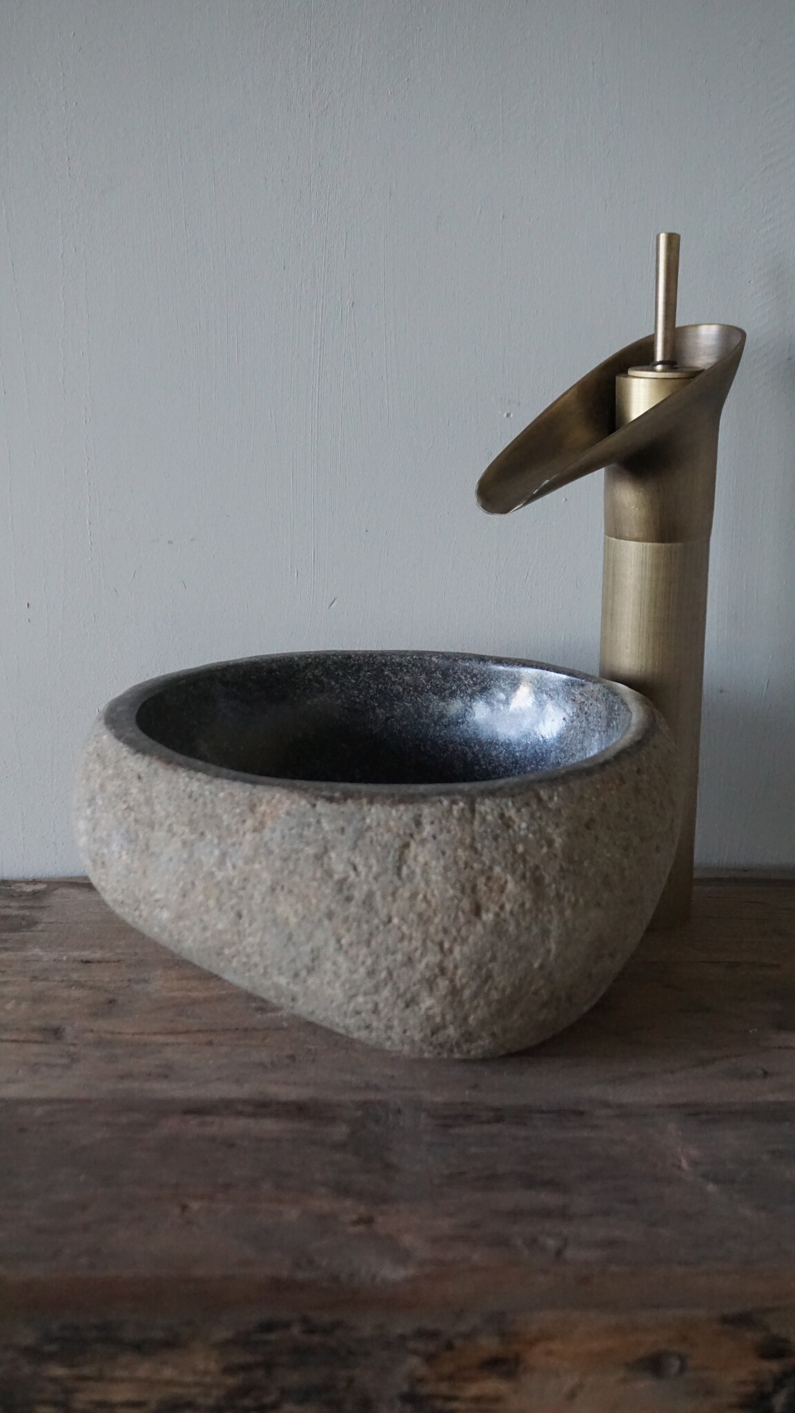 Rene Houtman Kleine Stenen Waskom + Spoelgat | H13,5 x B24 x D22 cm