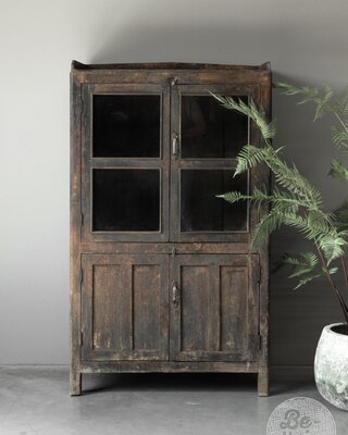 Be-Uniq Verweerd Sleets Vitrinekastje | India | H144xB84xD46 cm