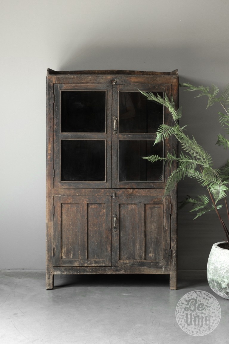 Be-Uniq Verweerd Sleets Vitrinekastje | India | H144xB84xD46 cm