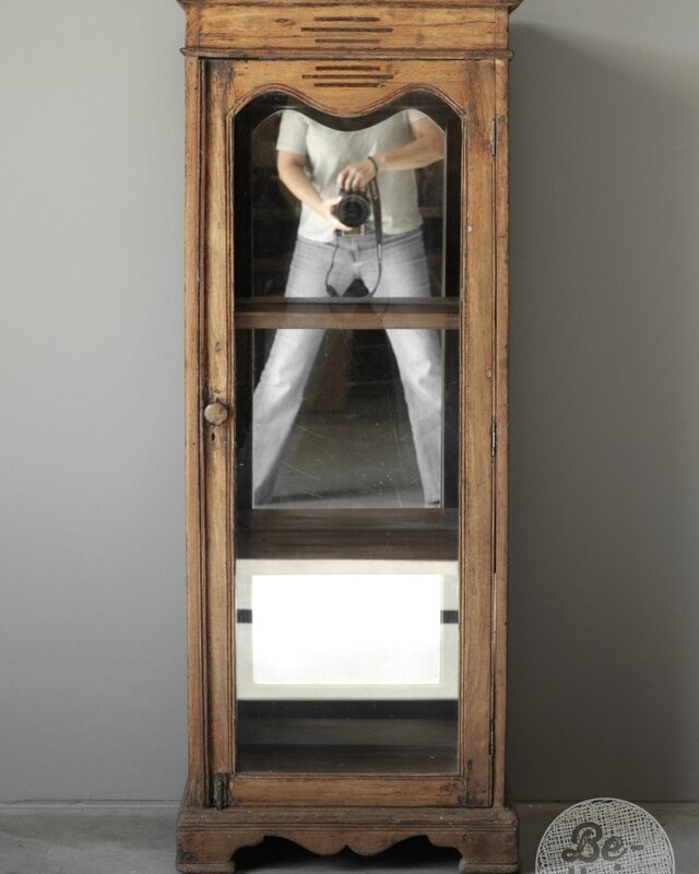 Be-Uniq Oude Vitrinekast Met Spiegelwand | India | H126 cm