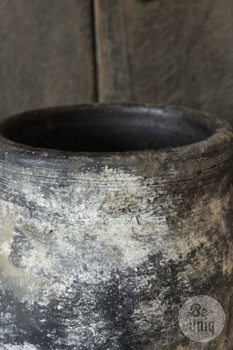 Be-Uniq Authentieke Verweerde Claypot | India | H48xD30 cm