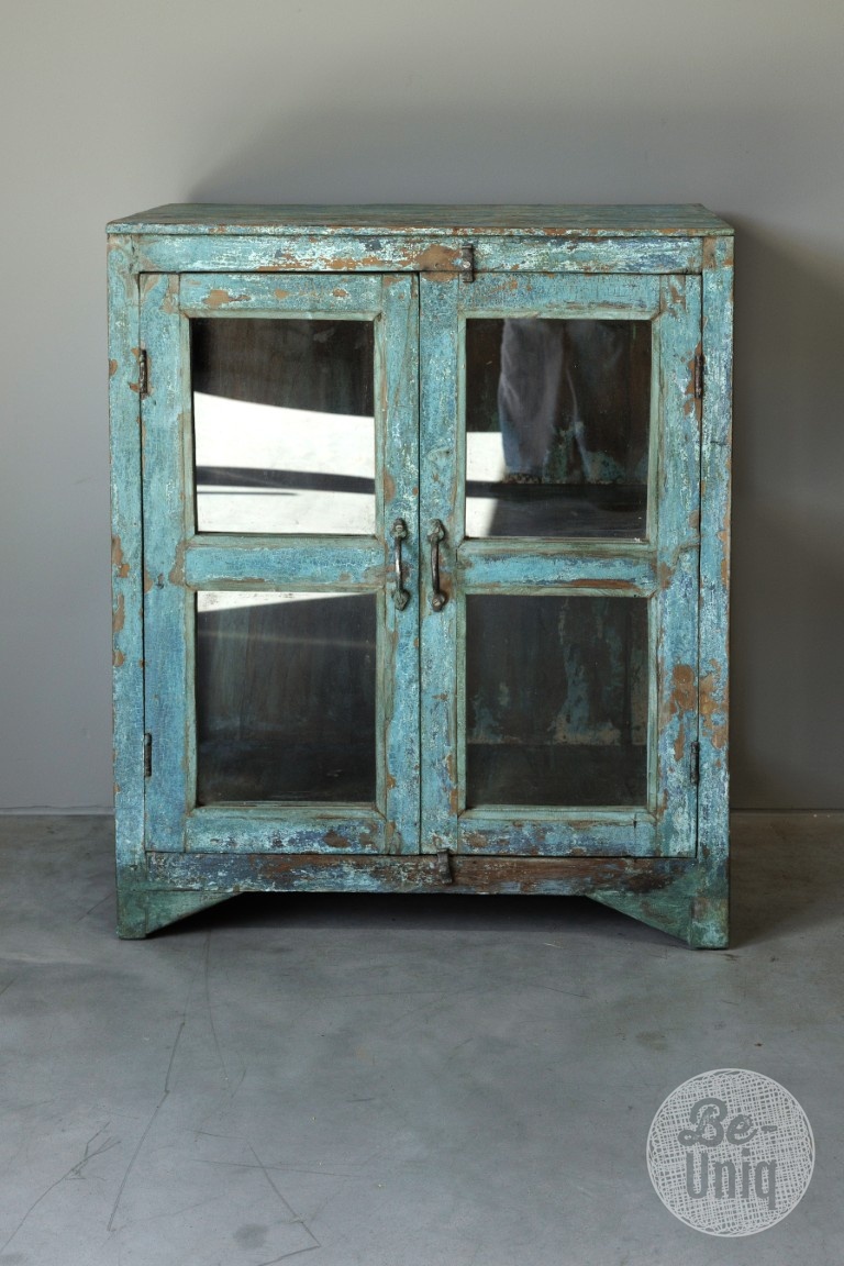 Be-Uniq Klein Tweedeurs Vitrinekastje | H82xB65xD36 cm