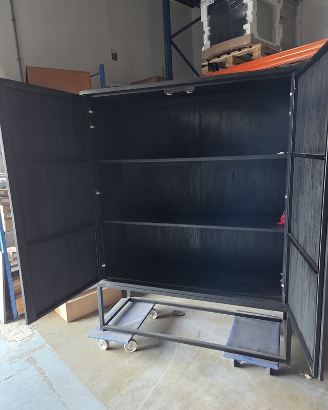 Rene Houtman Tweedekansje Kast 2-Deurs Dallie Zwart Vierkant Houtsnijwerk - B140xD50xH180 Cm