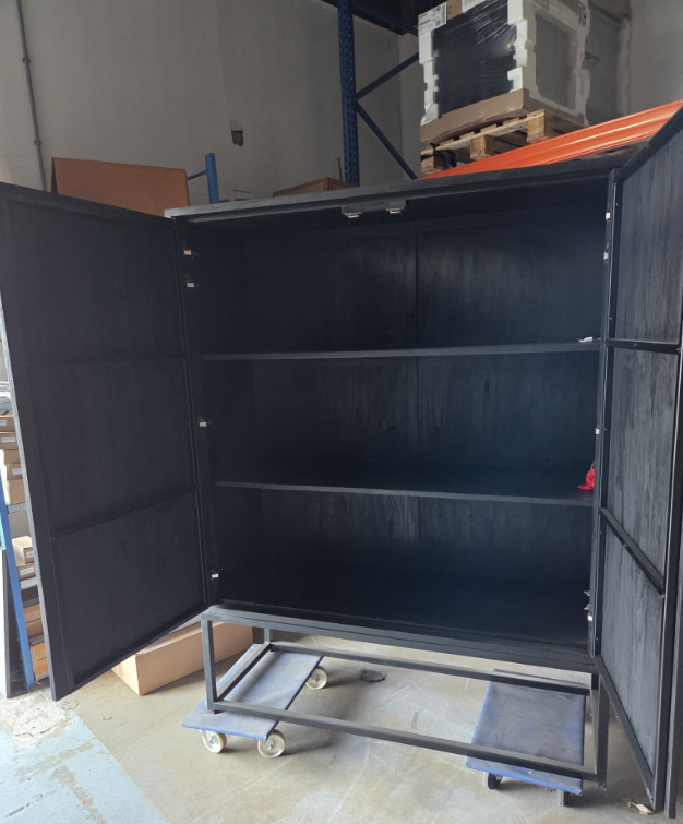Rene Houtman Kast 2-Deurs Dallie Zwart Vierkant Houtsnijwerk - B140xD50xH180 Cm