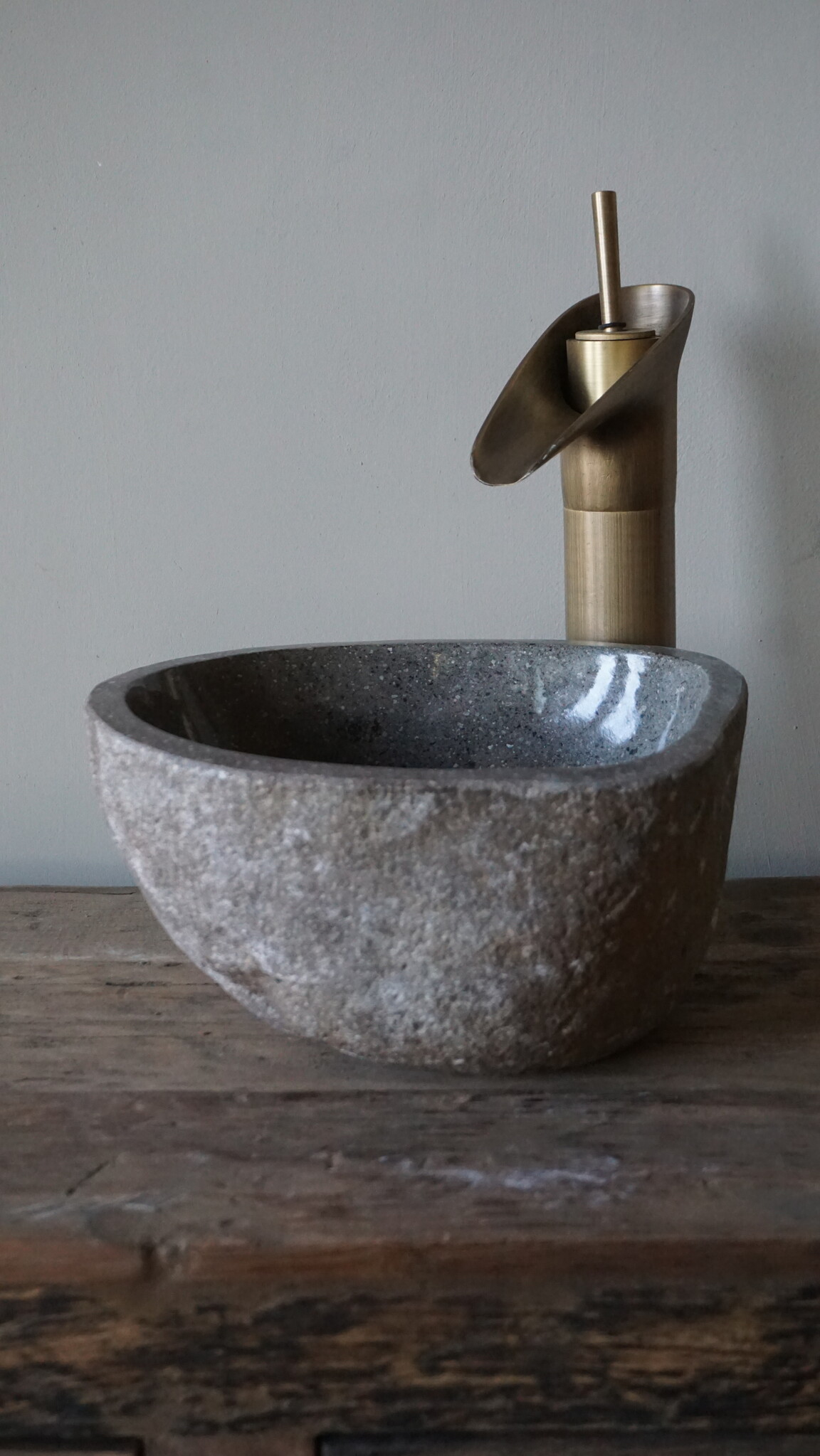 Rene Houtman Kleine Stenen Waskom Riviersteen B25 x D22 x H13 Cm