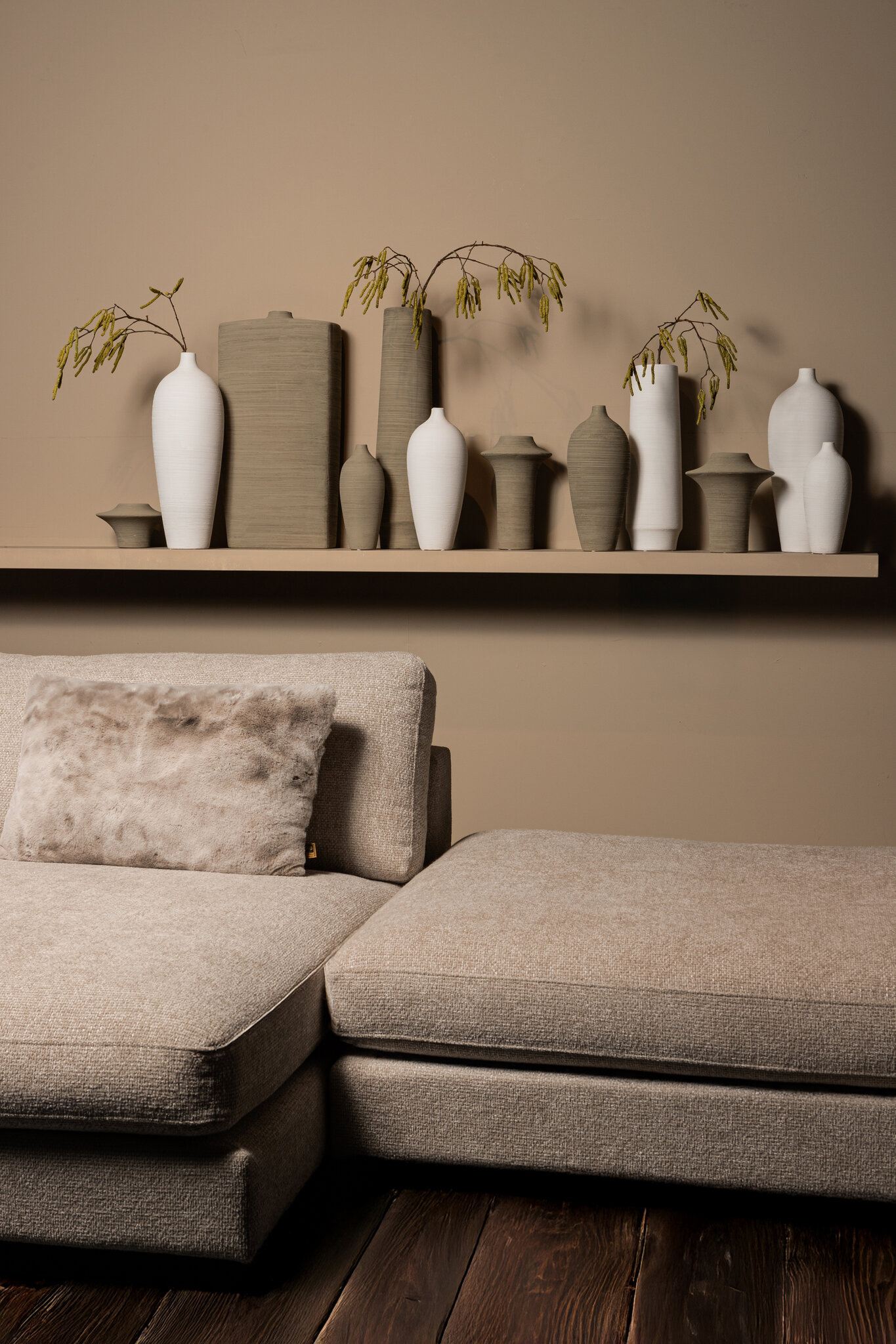 PTMD Runder Beige mat keramische brede ring vaas hoog L