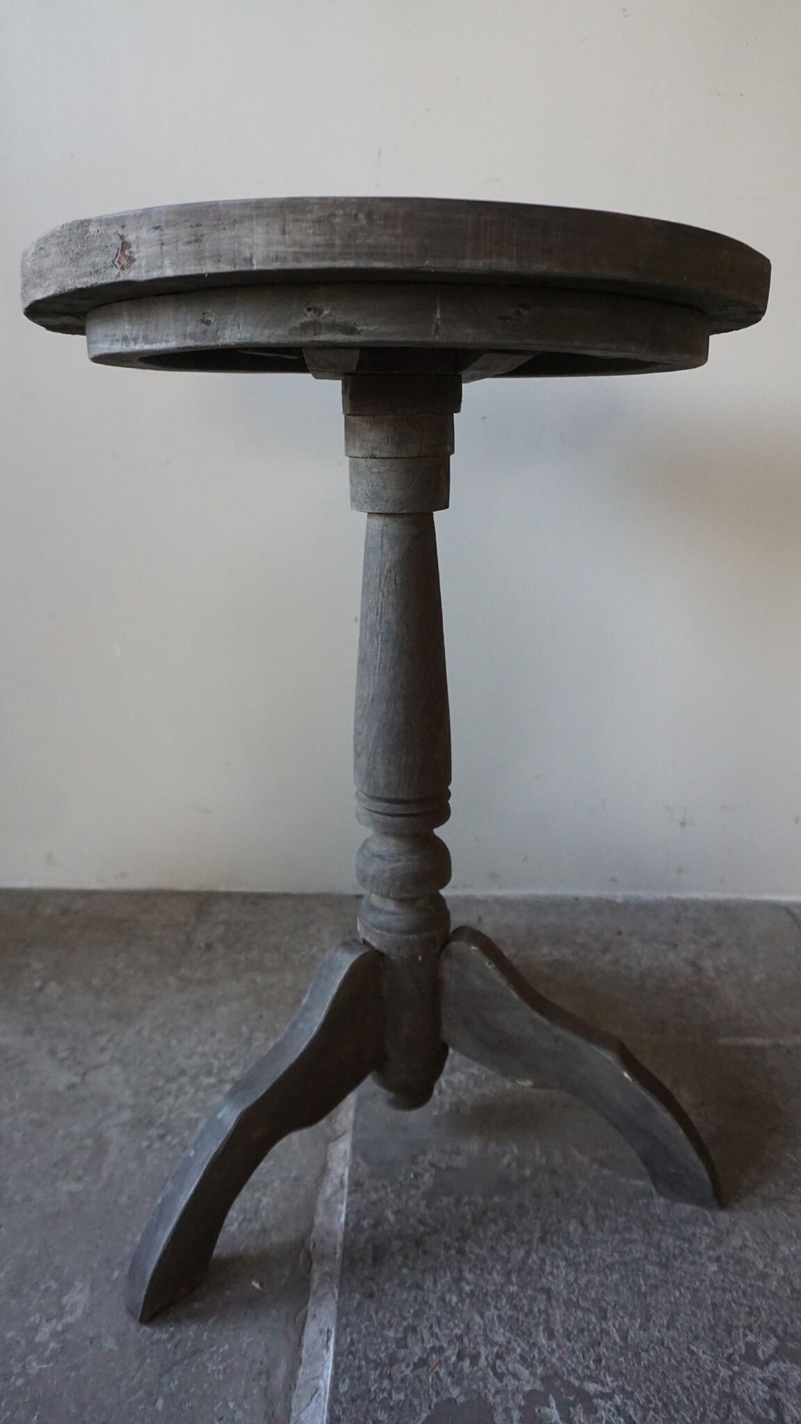Rene Houtman Wijntafel | Teakhout | D50 x H75 cm | Nr 1
