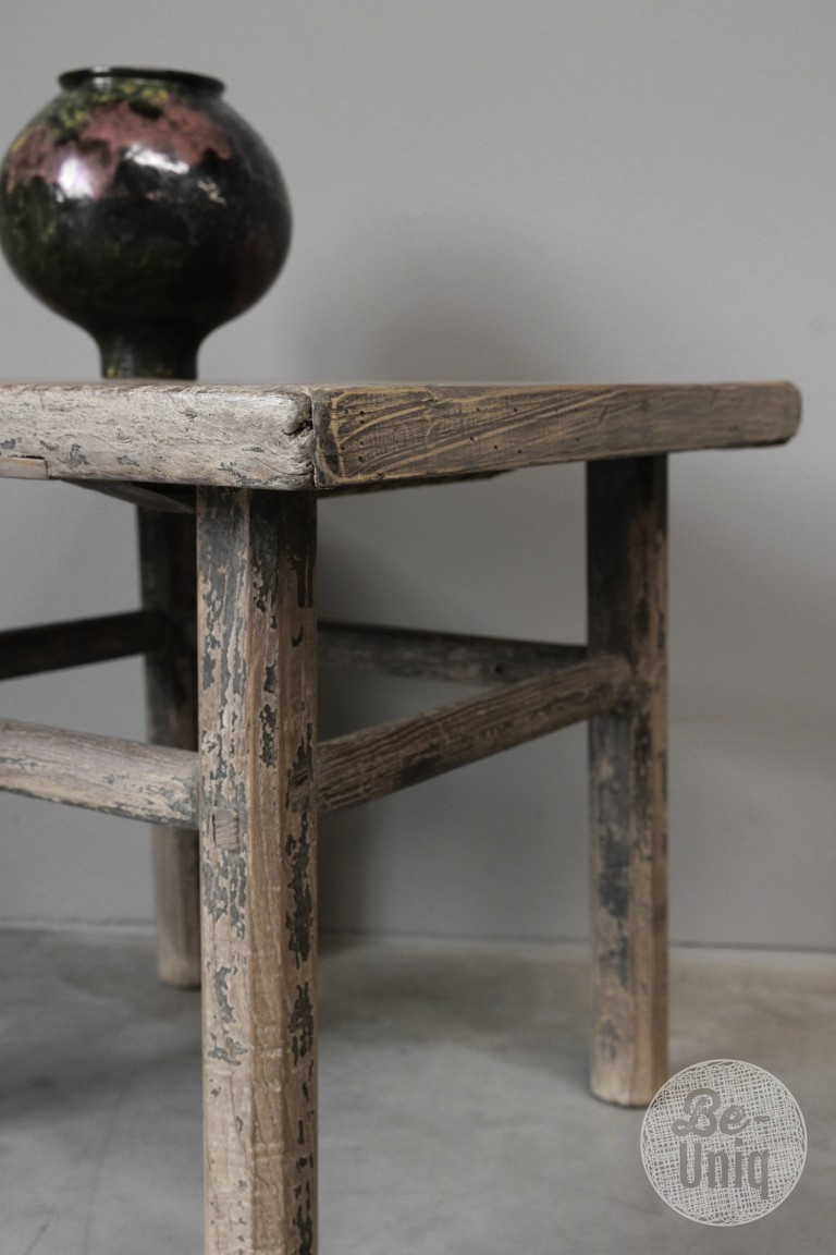 Be-Uniq Oude Bijzettafel | China | H54 x B63 x D60 cm
