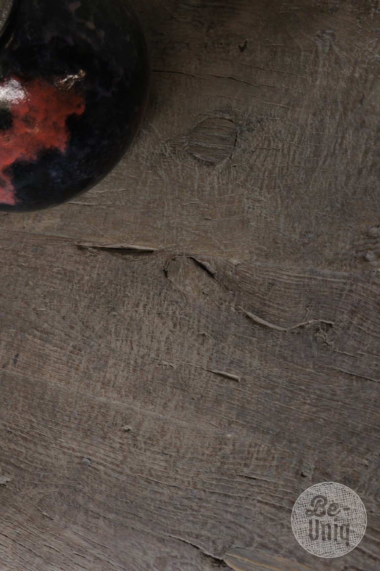 Be-Uniq Oude Bijzettafel | China | H54 x B63 x D60 cm