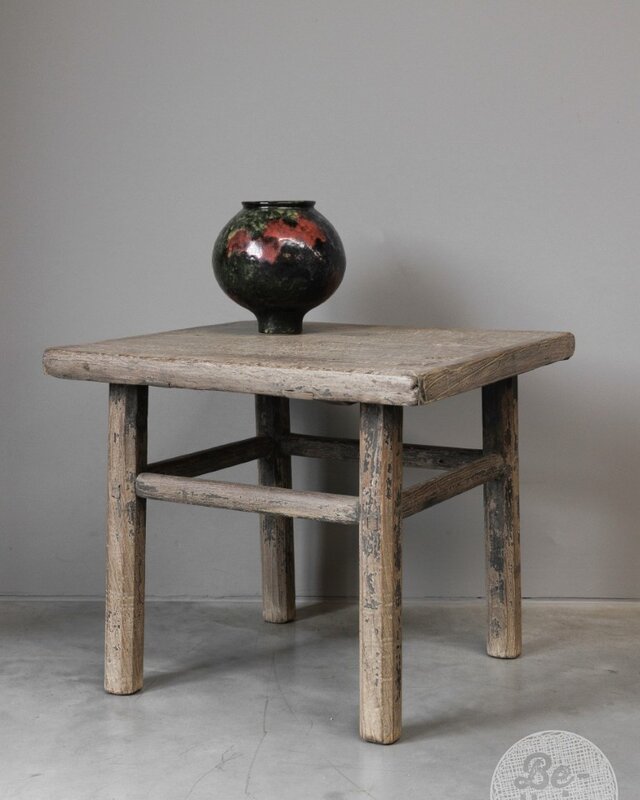 Be-Uniq Oude Bijzettafel | China | H54 x B63 x D60 cm