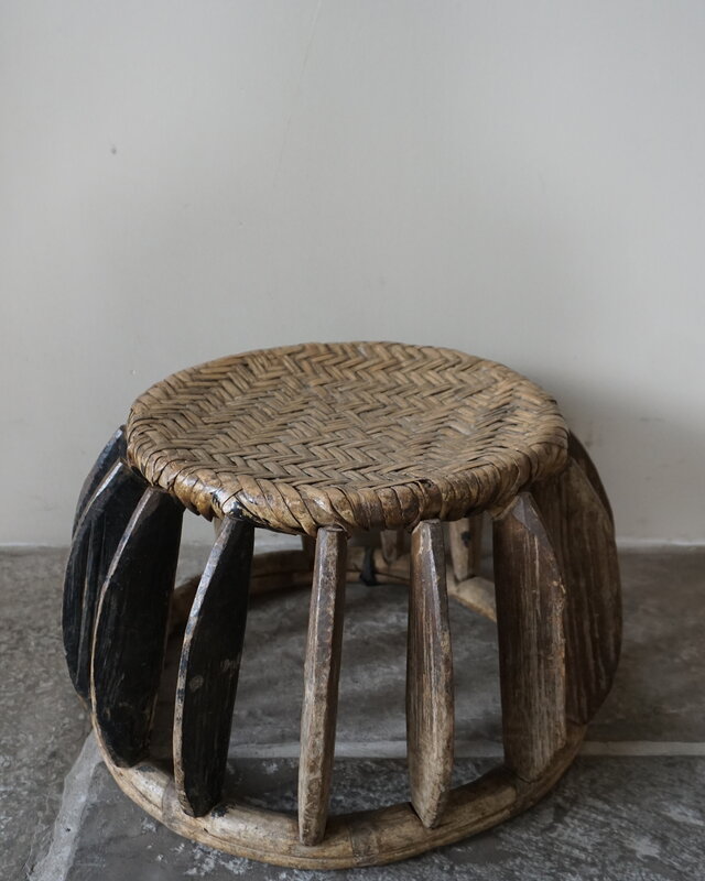 Rene Houtman Oud Chinees Rattan Krukje | Nr 2 | Rond | Uniek | Ø 38,5 x H25