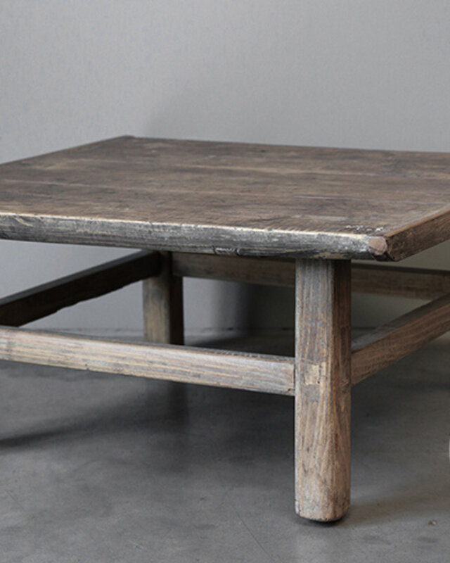 Be-Uniq Oude Bijzettafel | China | H32xB71xD62 cm
