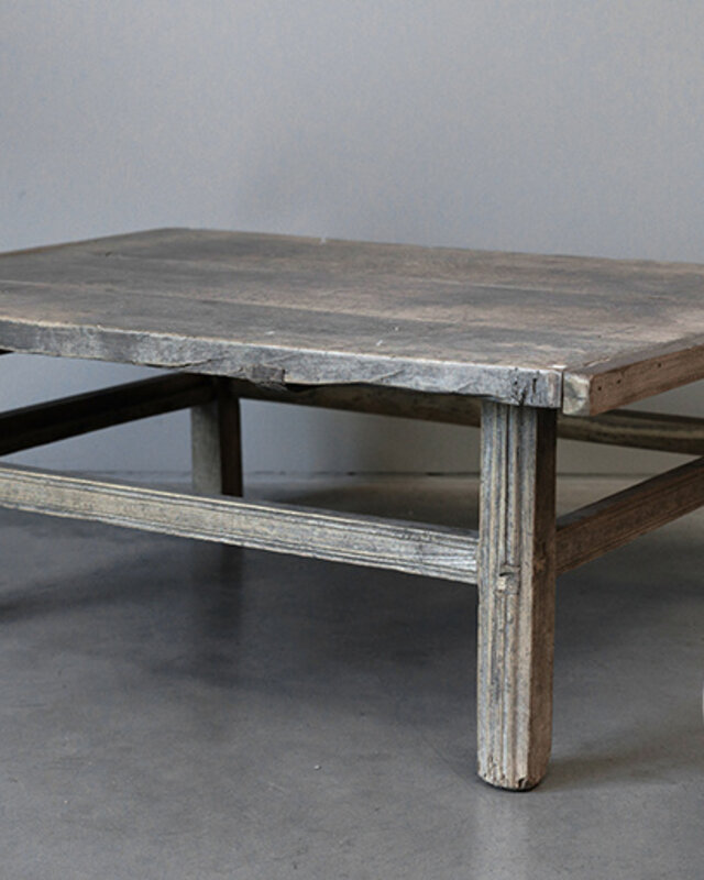 Be-Uniq Oude Bijzettafel | China | H29xB76xD57 cm