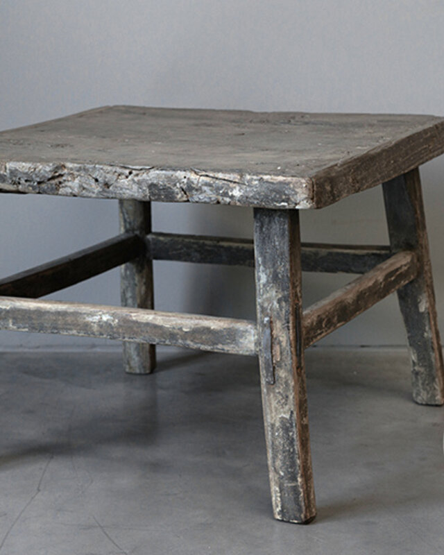 Be-Uniq Oude Bijzettafel | China | H45xB60xD58 cm