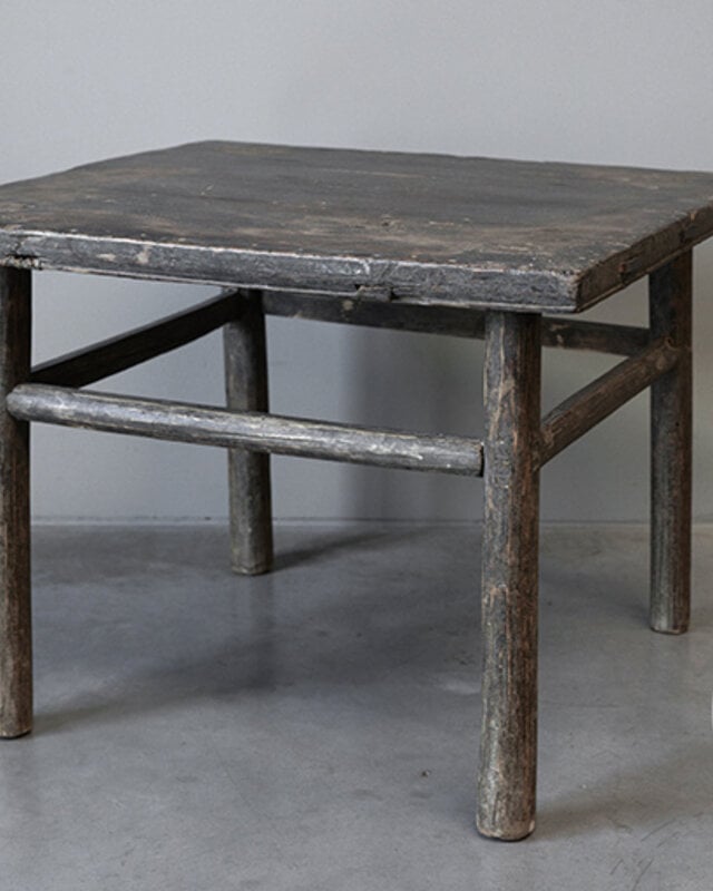 Be-Uniq Oude Bijzettafel | China | H45xB72xD69 cm