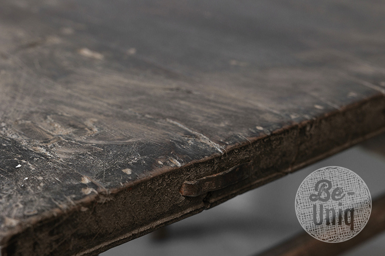 Be-Uniq Oude Bijzettafel | China | H45xB72xD69 cm