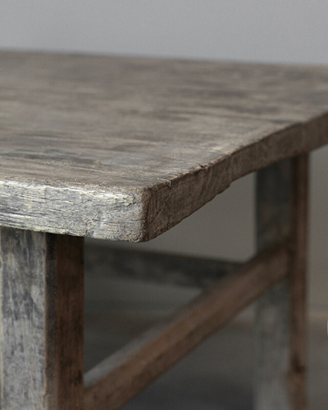 Be-Uniq Oude Bijzettafel | China | H44xB71xD68 cm