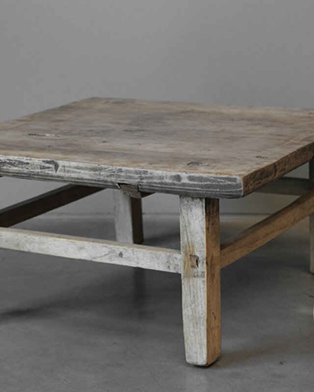 Be-Uniq Oude Bijzettafel | China | H29xB58xD54 cm