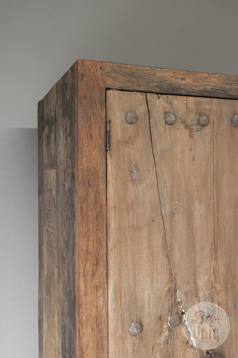Be-Uniq Unieke Oude Kast | India | H176xB98xD45 cm