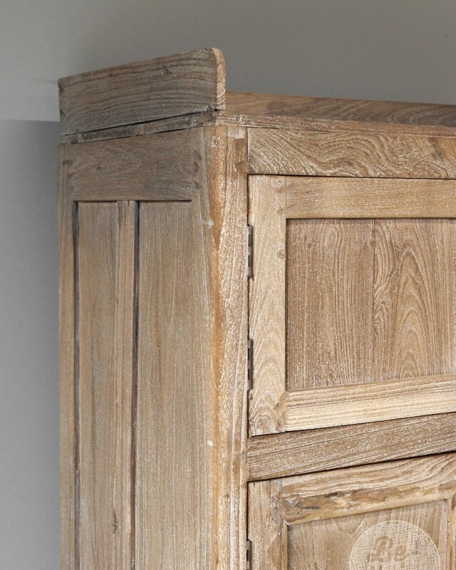 Be-Uniq Unieke Oude Kast India | H138xB37xD40 cm