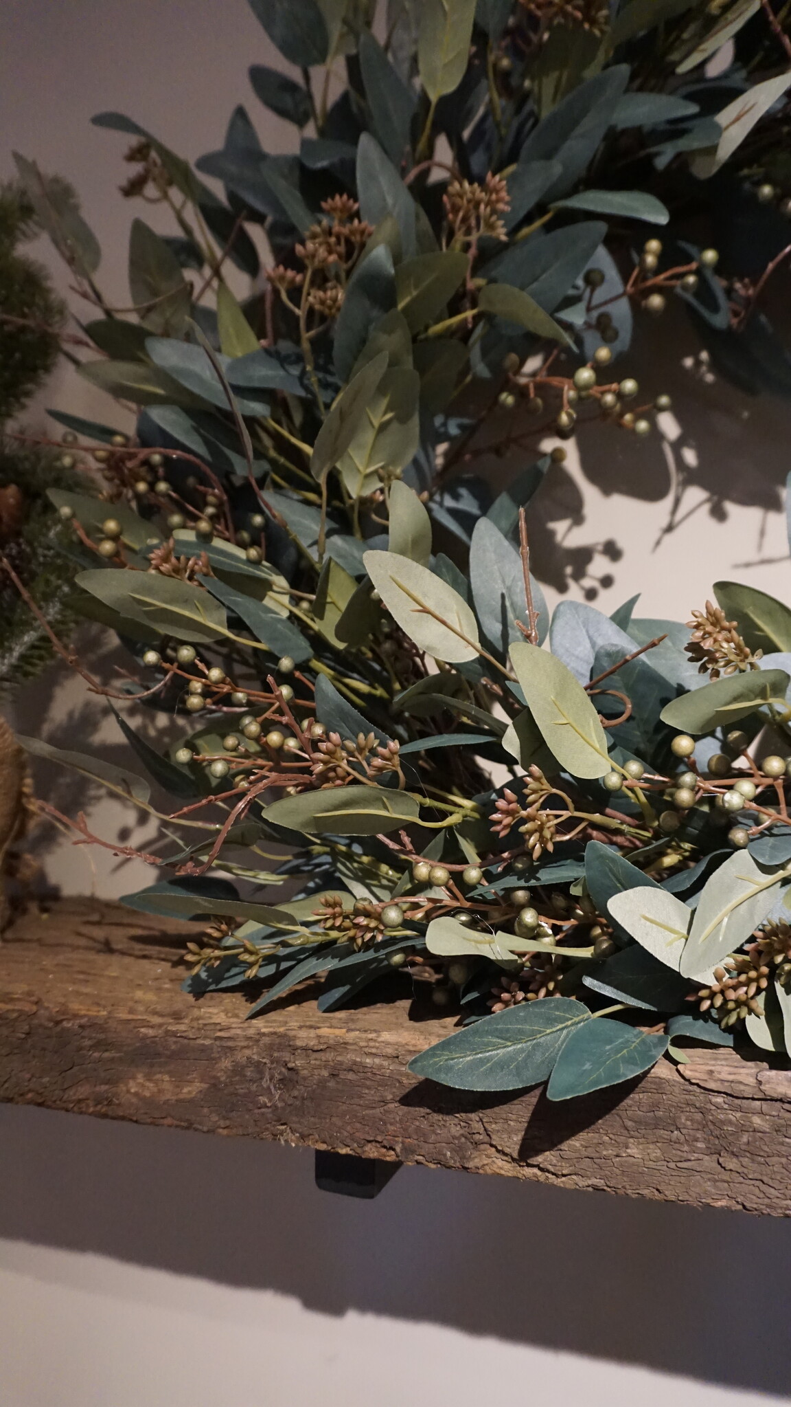 Rene Houtman Krans Eucalyptus L – Donkergroen – 71 x 71 x 12 cm