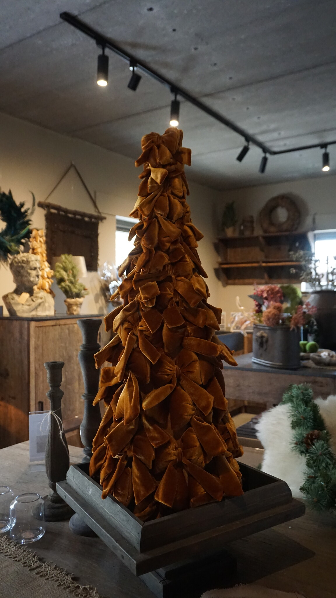 Rene Houtman Strik Kerstboom Royals XL – Donkerbruin – L80 x B31 x H80 cm