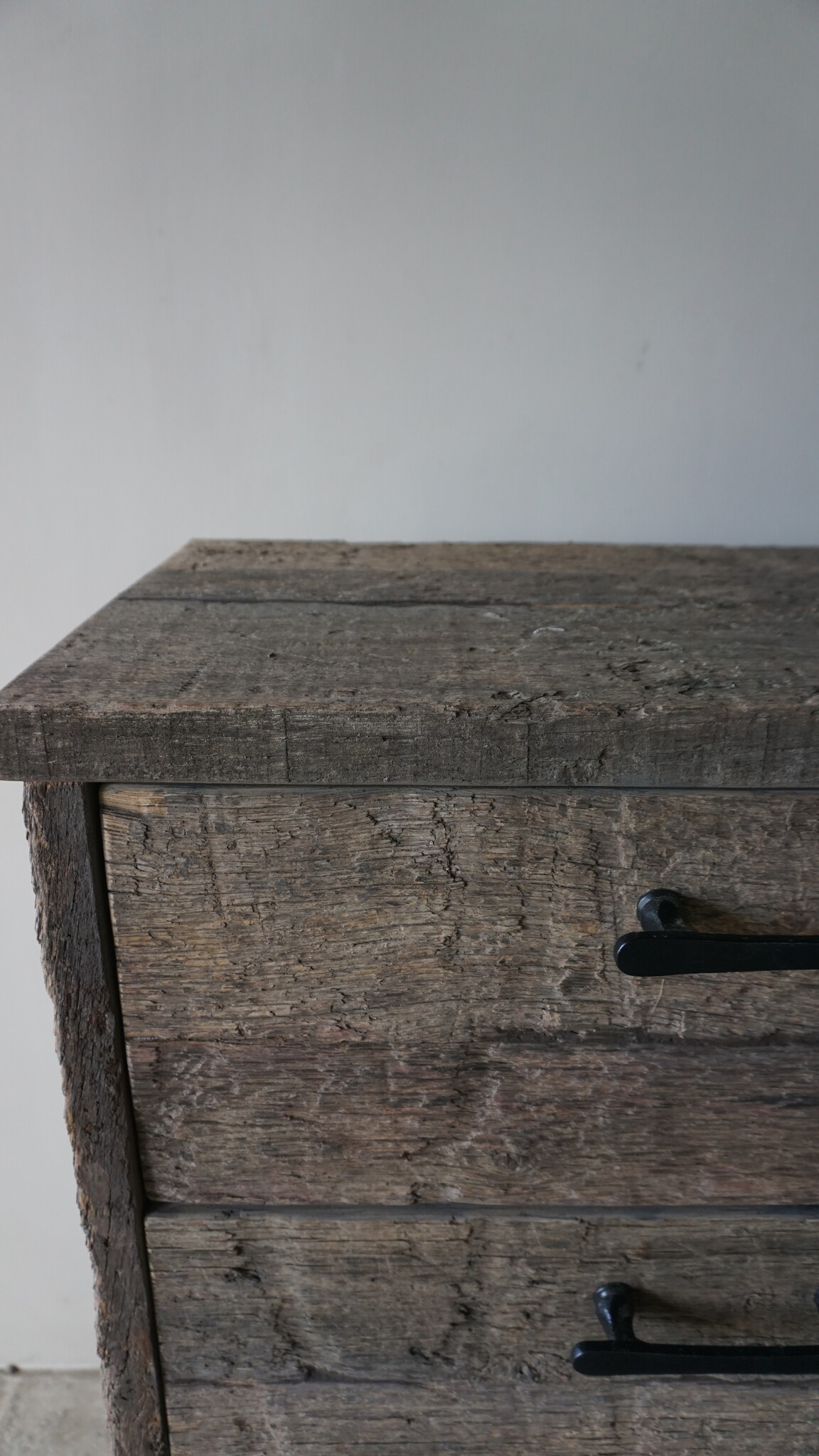 Rene Houtman Kobus Zwevend Oud Houten Badkamermeubel met Handvaten – L140 x B45 x H55 cm