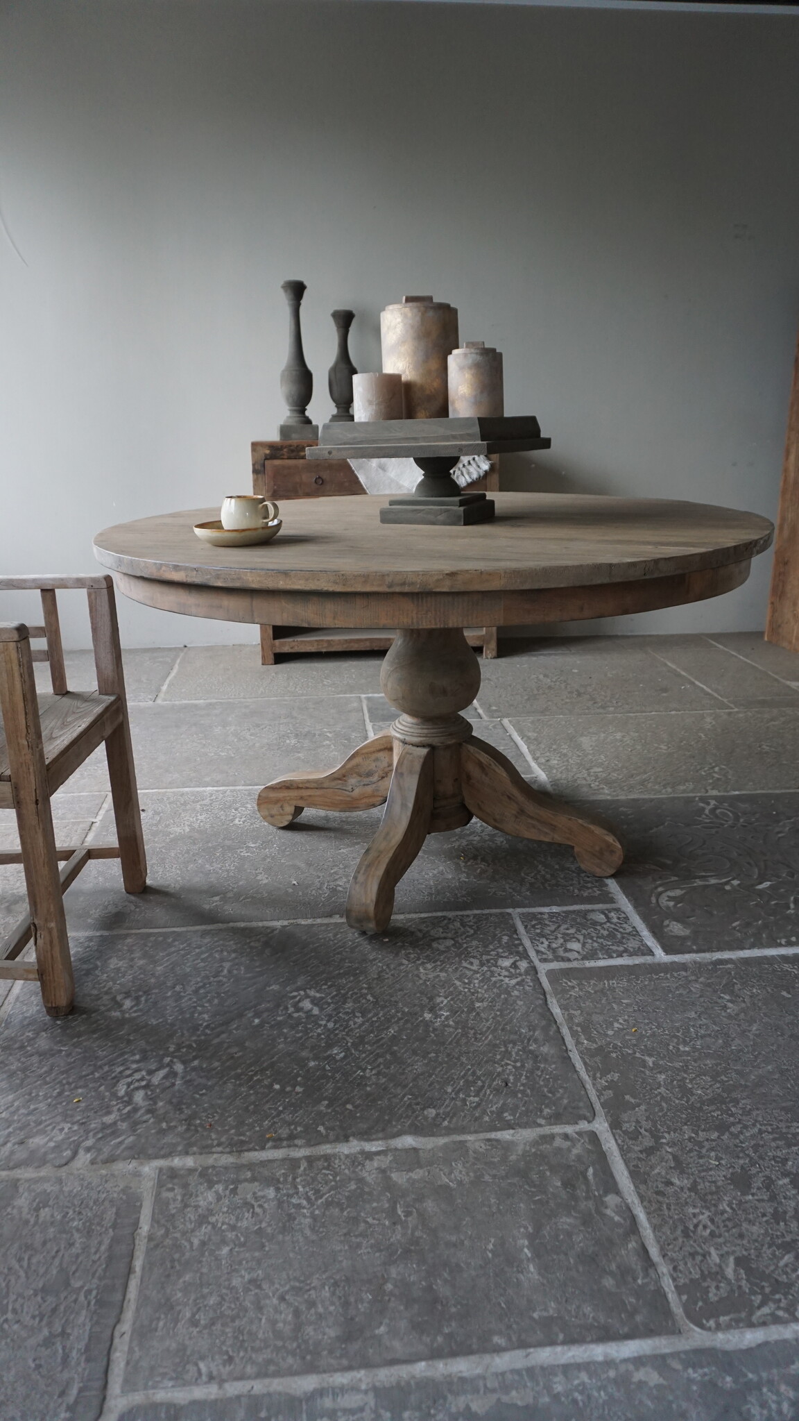 Rene Houtman Ronde Oud Eiken Eettafel – Ø140 x H79 cm