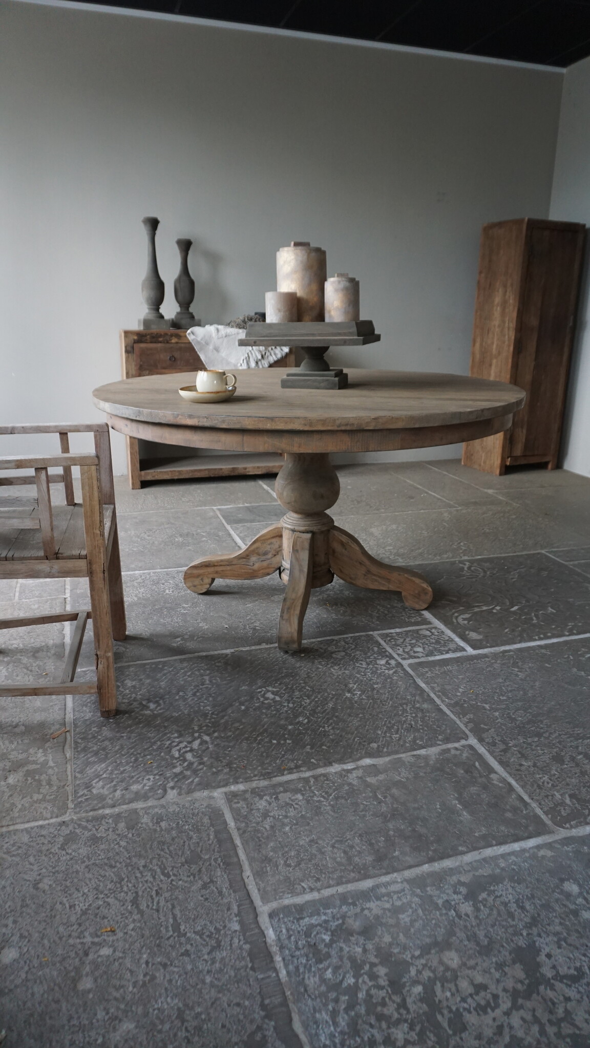 Rene Houtman Ronde Oud Eiken Eettafel – Ø140 x H79 cm