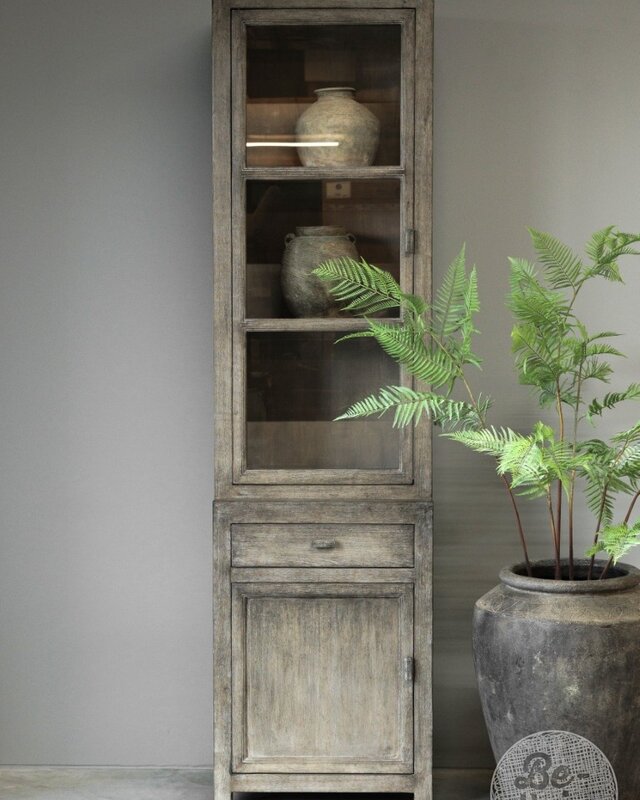 be-uniq Vitrinekast Smal | Links | Patine Collection