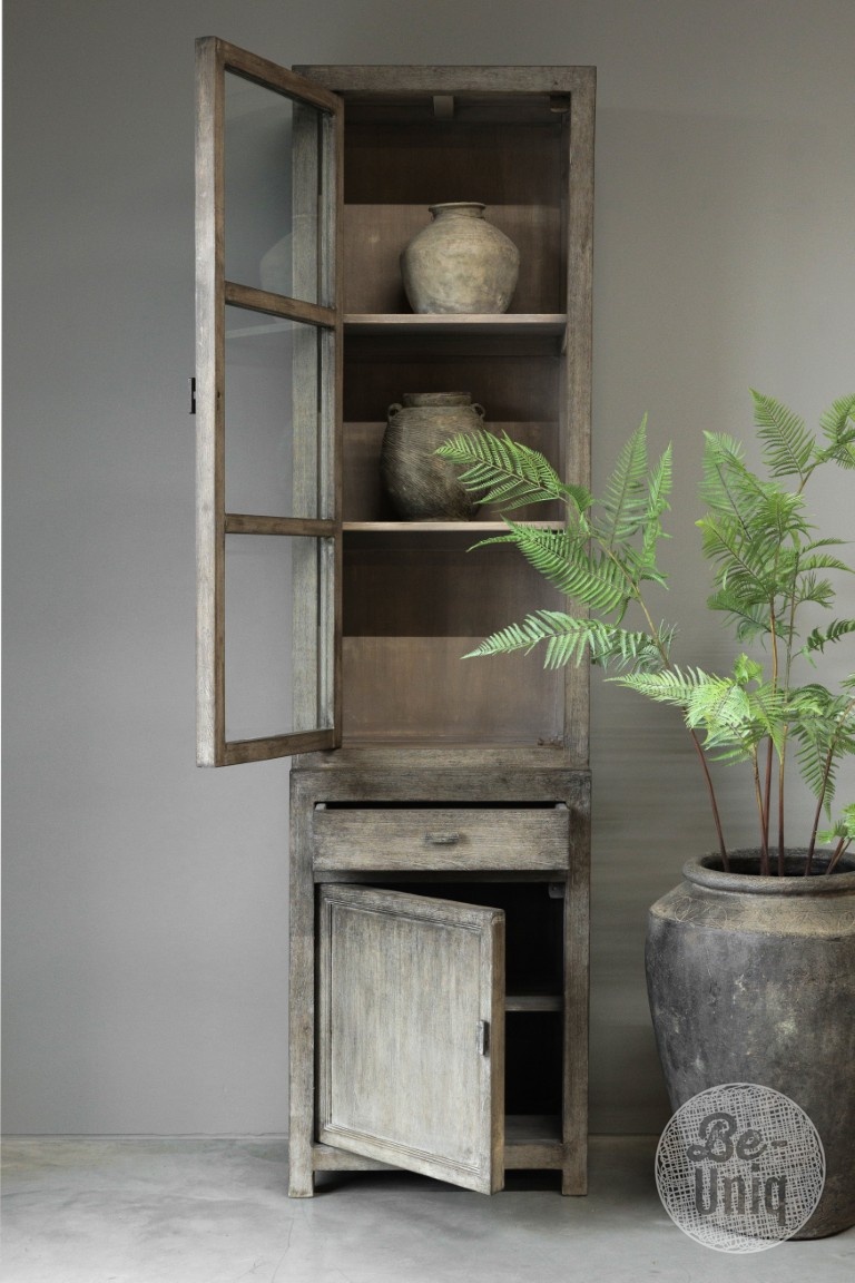 be-uniq Vitrinekast Smal | Links | Patine Collection