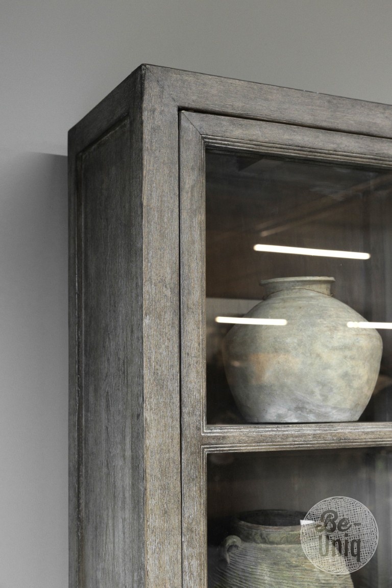 be-uniq Vitrinekast Smal | Links | Patine Collection