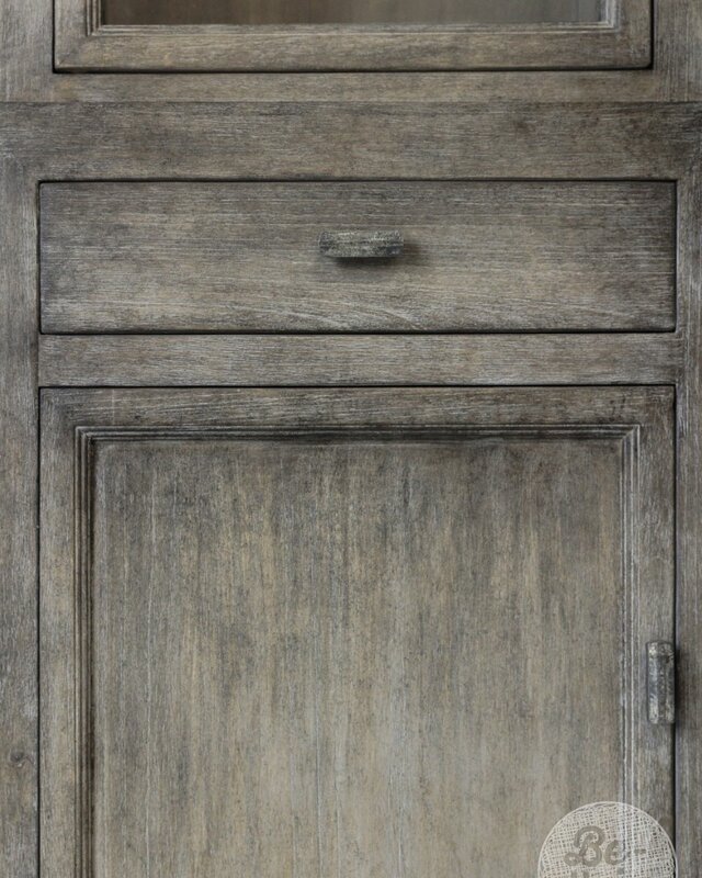 be-uniq Vitrinekast Smal | Links | Patine Collection