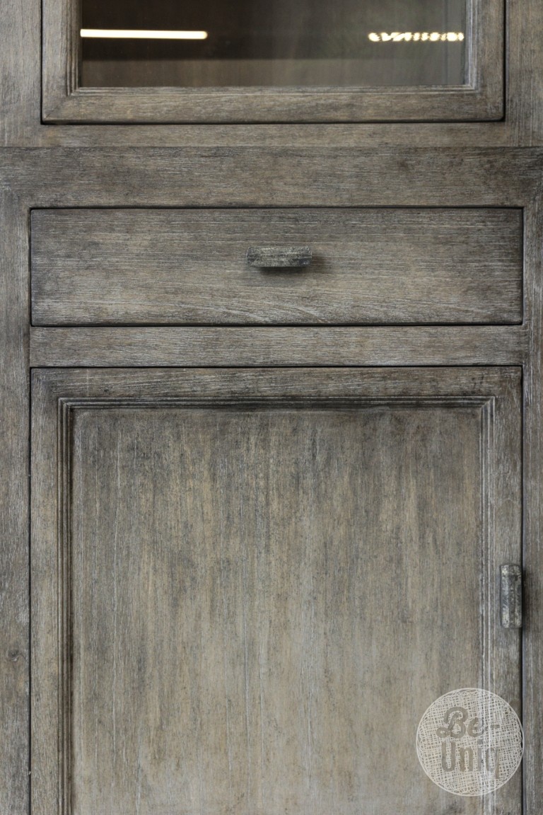 be-uniq Vitrinekast Smal | Links | Patine Collection