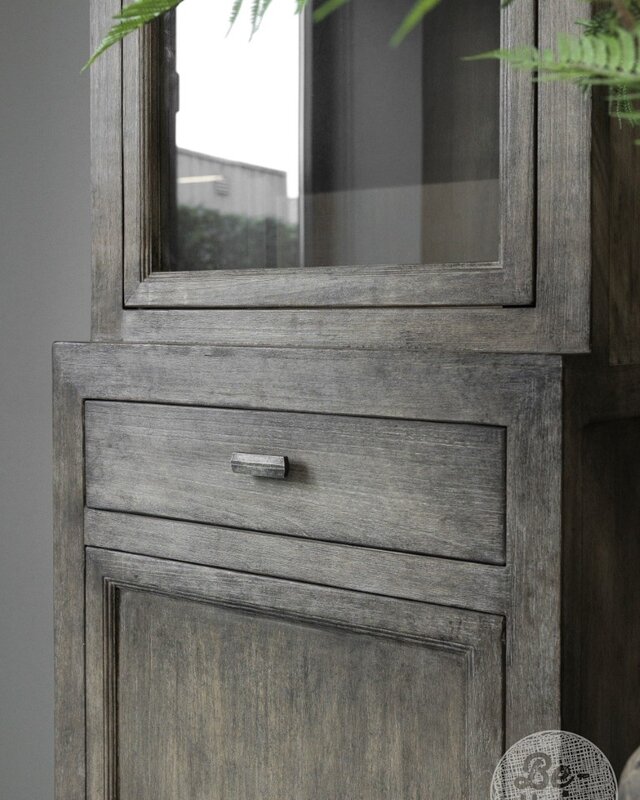 be-uniq Vitrinekast Smal | Rechts | Patine Collection